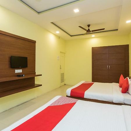 Oyo 17161 Hotel Mahalaxmi Ujjain Exterior photo